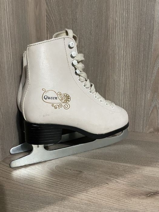 Ковзани дитячі фігурні білі 23р. 20см по устілці 350грн за пару