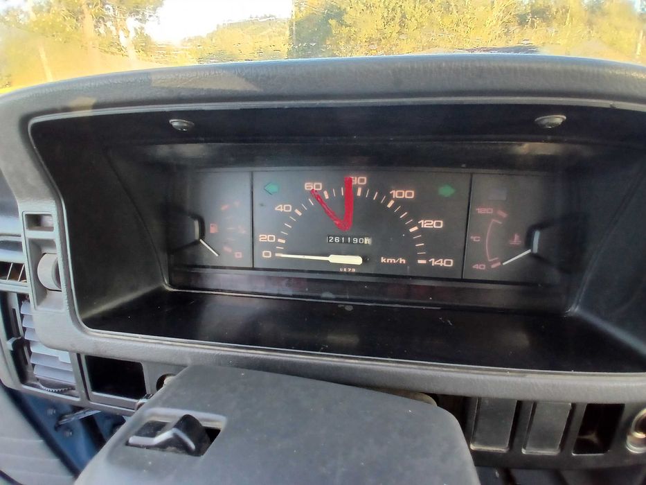 Mazda b2200 3 lugares