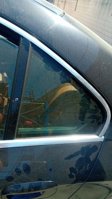 Vidro triangular da porta trás esquerdo PEUGEOT 607 (9D, 9U)