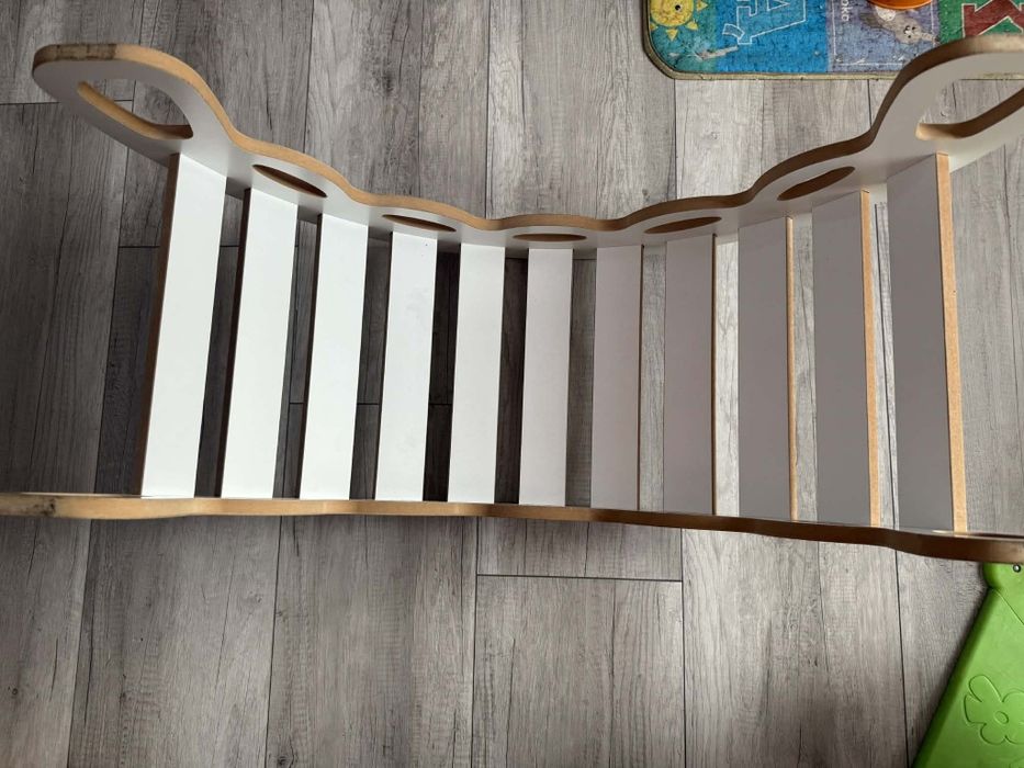 Bujak ze zjeżdżalnia Montessori