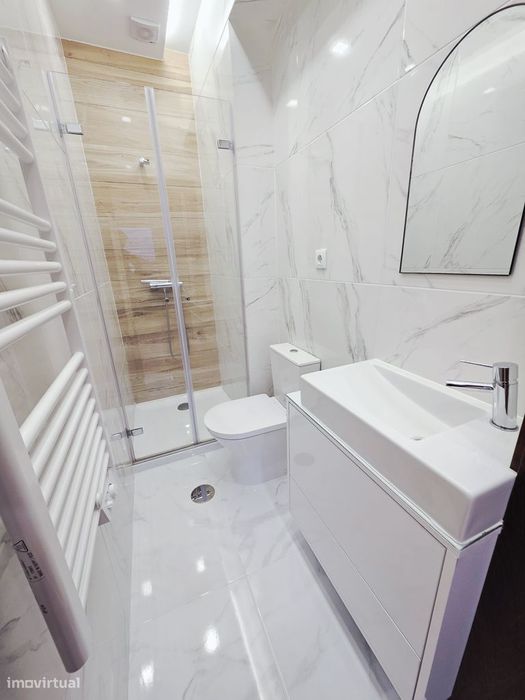 Vende-se T3 semi-novo com 1 ano de uso centro de Oliveira de Azeméis