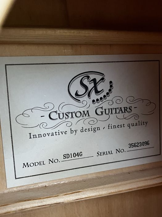 Нова акустична гітара (в комплексті якісний чохол+медіатори)