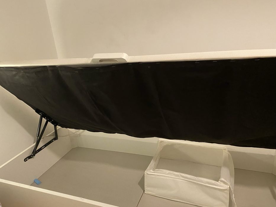 Cama de solteiro e o  colchão