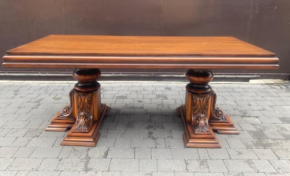 Столи та крісла. Італія.