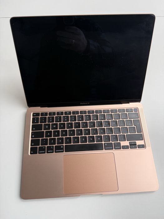 Macbook Air 2020 i5 8 256 A2179 stan idealny zailacz karton wylogowany