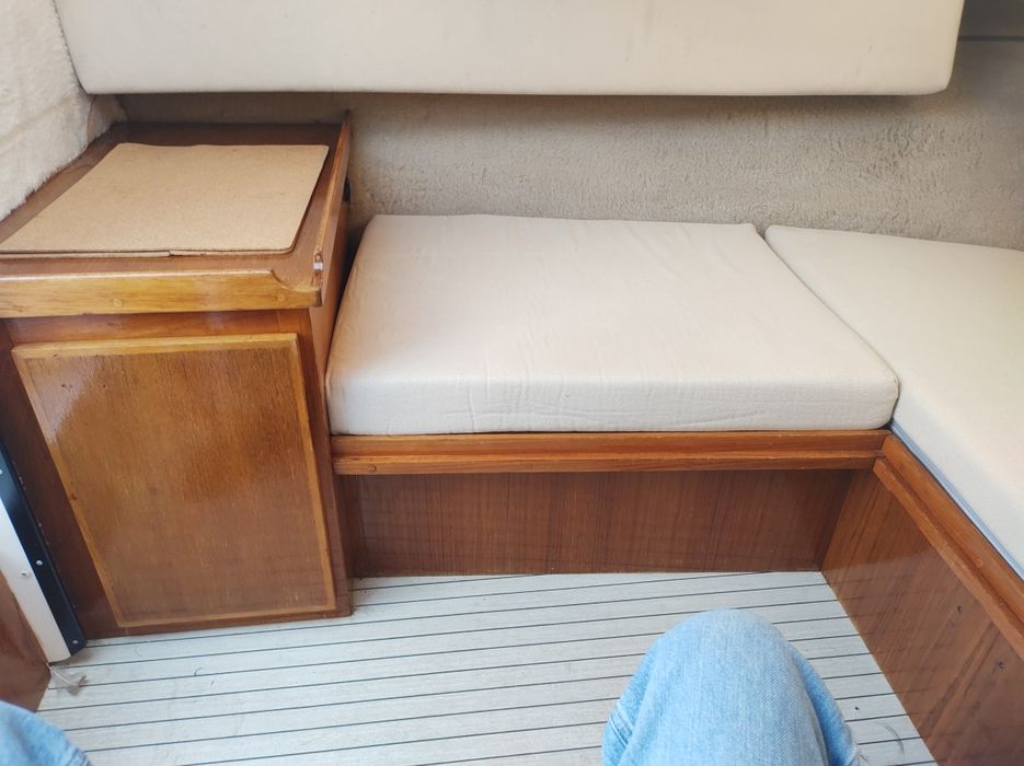 Sprzedam łódź kabinową motorową