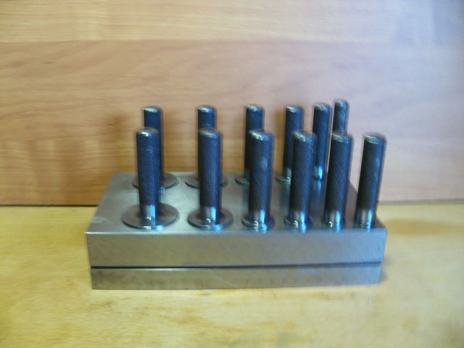 Висічка металевих дисків.