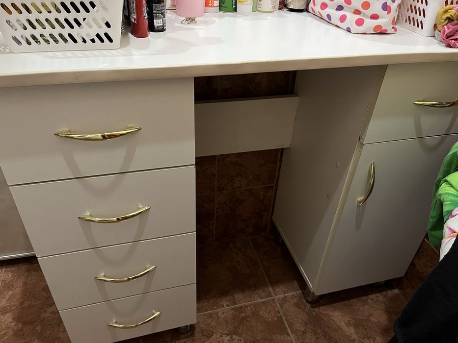 Продається столик