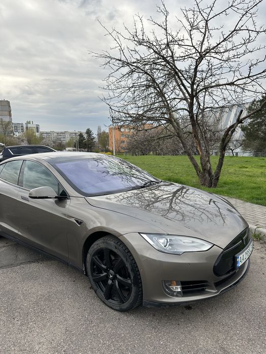 Tesla Model S 90D
