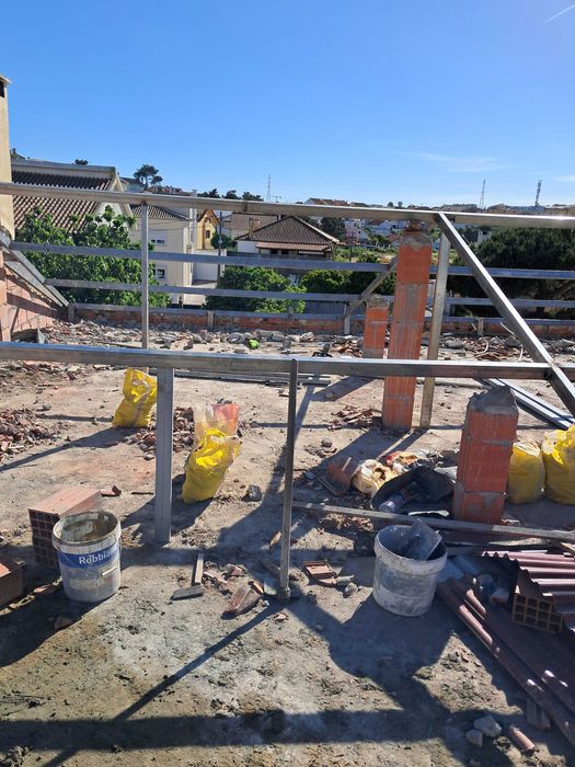 serralheria  e telhados  em telhas sanduich melhor preço  em portugal