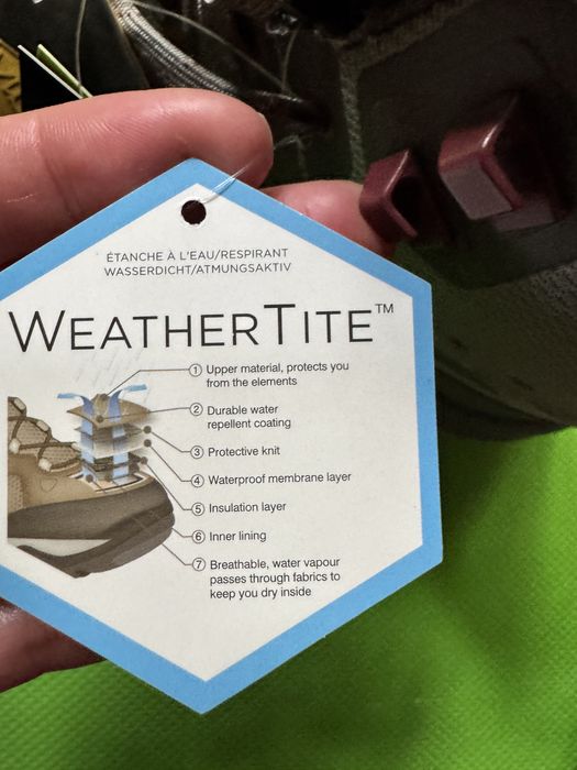 круті нові waterproof черевики karrimor  для прогулянок