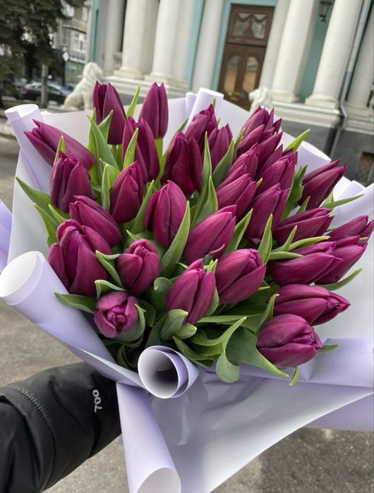 Тюльпаны, розы, букеты цветов