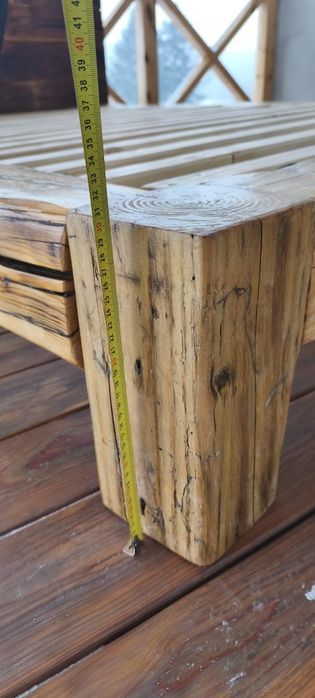 Łóżko ze starych bali drewnianych 160x200