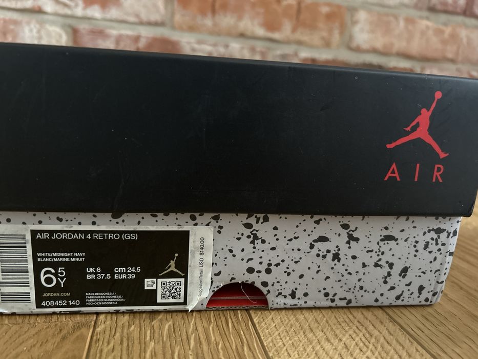 Buty Air Jordan 4 Retro roz. 39