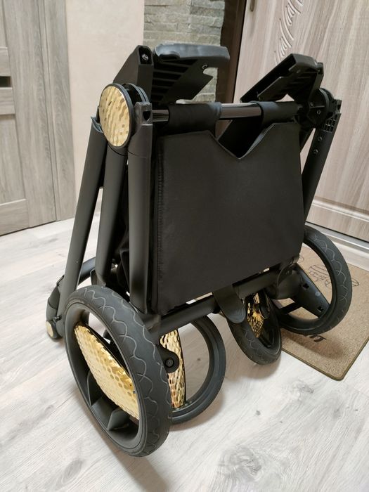 Універсальна коляска 2в1 Invictus V-Print