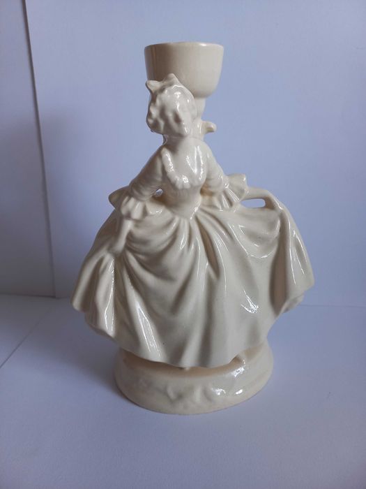 Stara figurka porcelanowa świecznik ecru