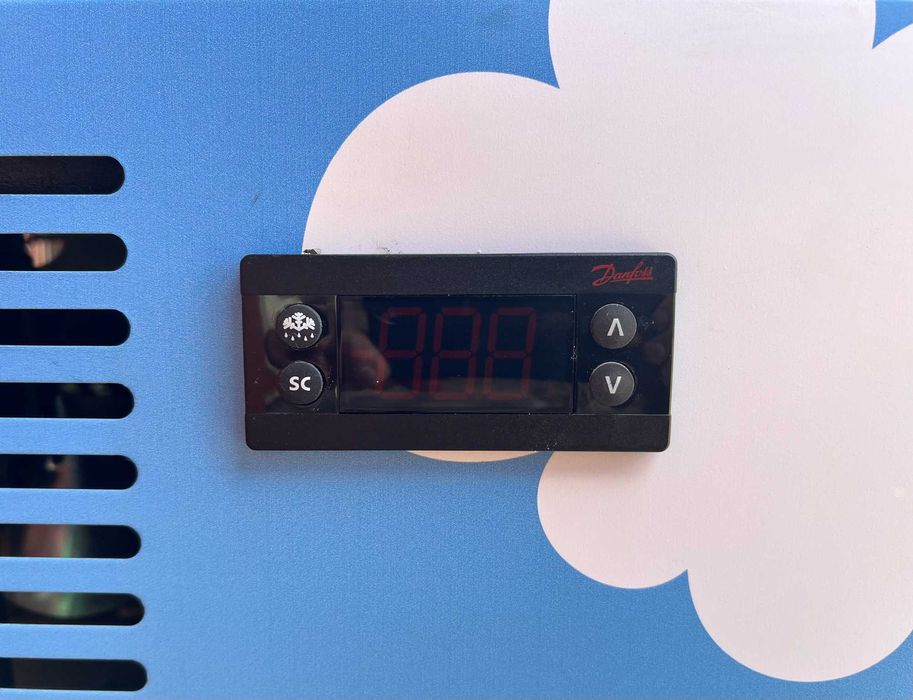 Lodówko zamrażarka przeszklona Ben&Jerry's witryna chłodnicza