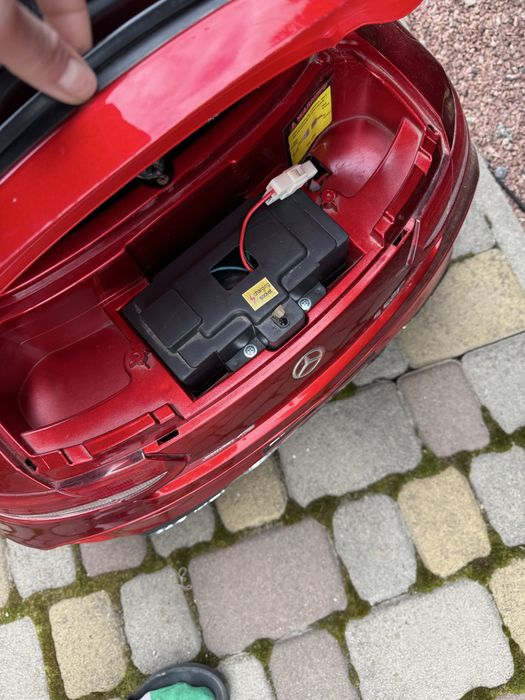 Дитячий єлектромобіль мерседес AMG дитяча машина