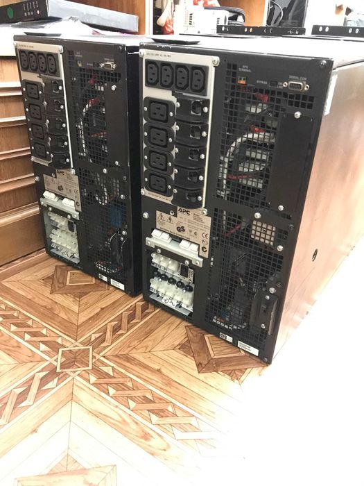 бесперебойник ИБП APC Smart-UPS 8000