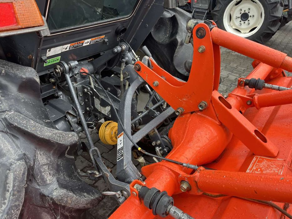 Мінітрактор Кубота з фрезою гл 301