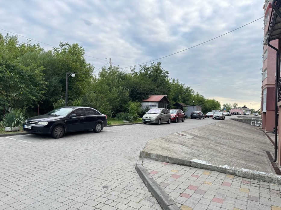 Продаж 3-к кв ПАСІЧНА . Н/Б ,А/О газове. Ремонт для себе робили. Ще ніхто не жив. Продаж з усіма меблями, що на фото.