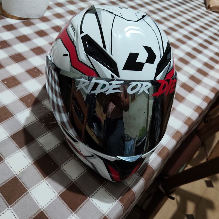 Vendo capacete em bom estado
