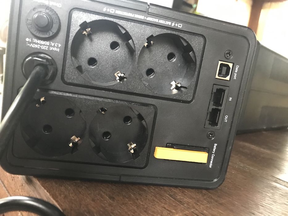 Ups  APC zasilacz awaryjny