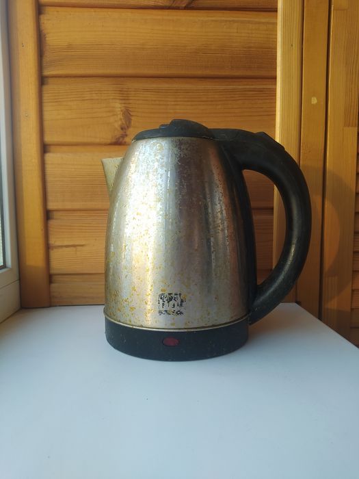 электрочайник ЕК1878 с подставкой рабочий