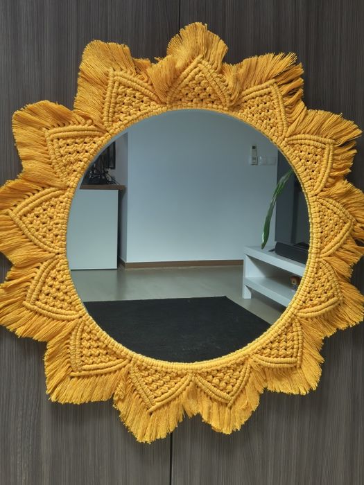 Espelho em macramé amarelo 45cm