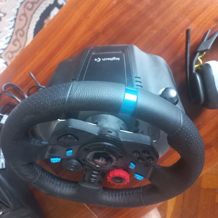Руль, педали Logitech G29