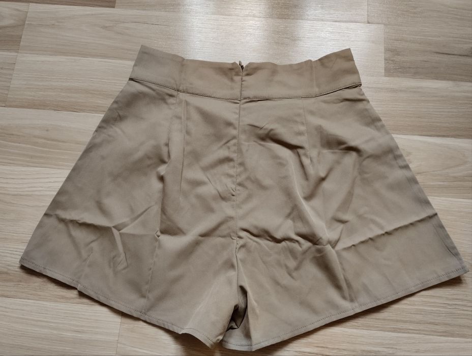 Nowe spodenki M, Shein