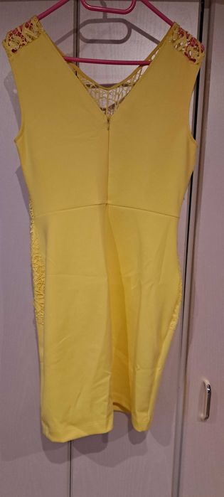 Żółta nowa sukienka