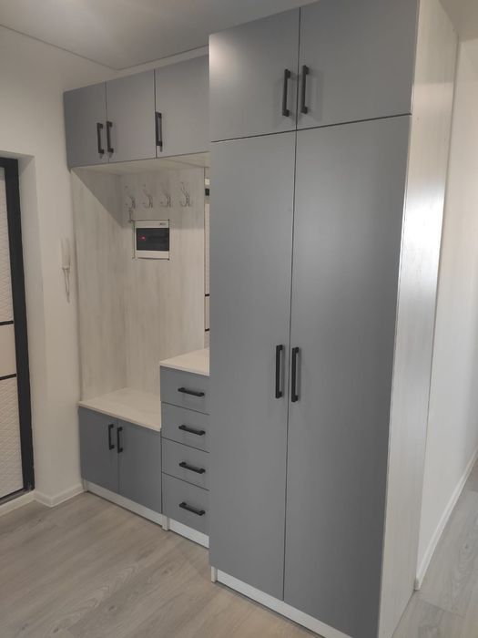 Прихожа нова з якісних матеріалів