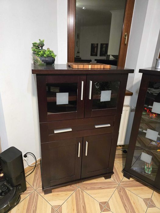 Zestaw mebli do salonu, komoda i szafki