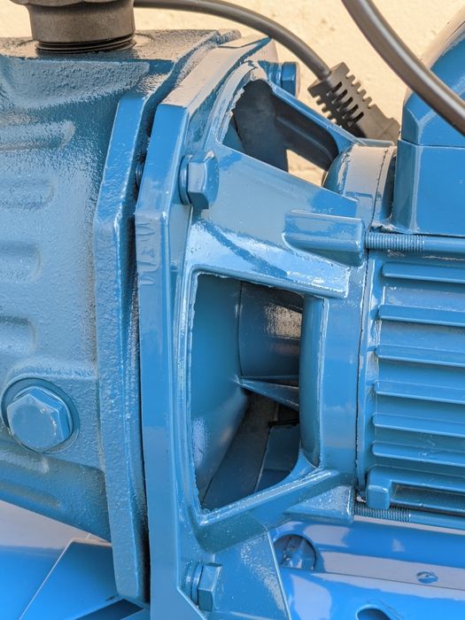 Насосная станция JET 100 Для водоснабжение и  полива