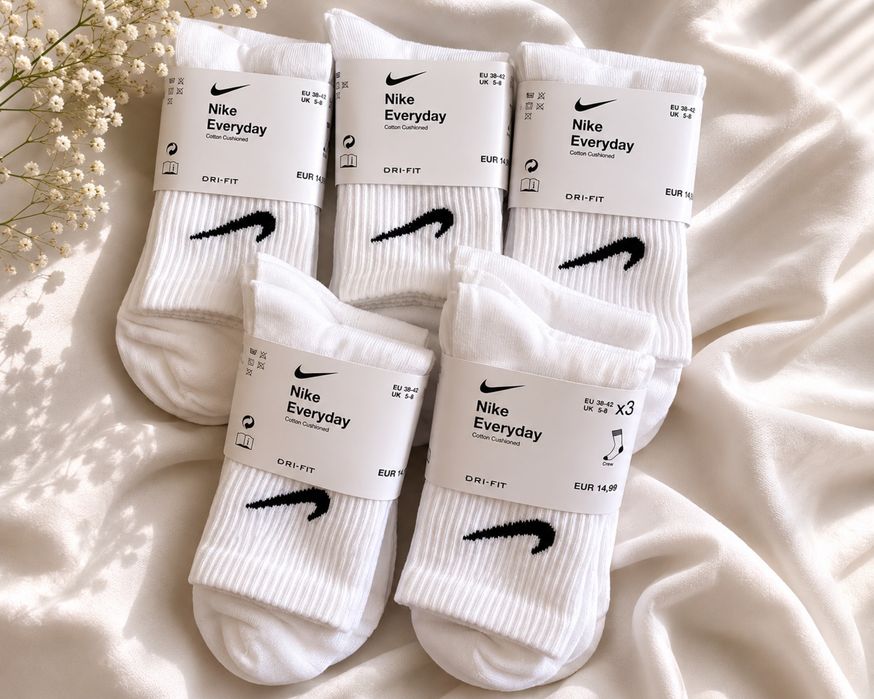 Skarperki nike biale