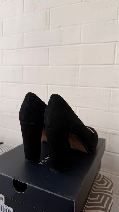 Туфлі жіночі замшеві чорні Clarks