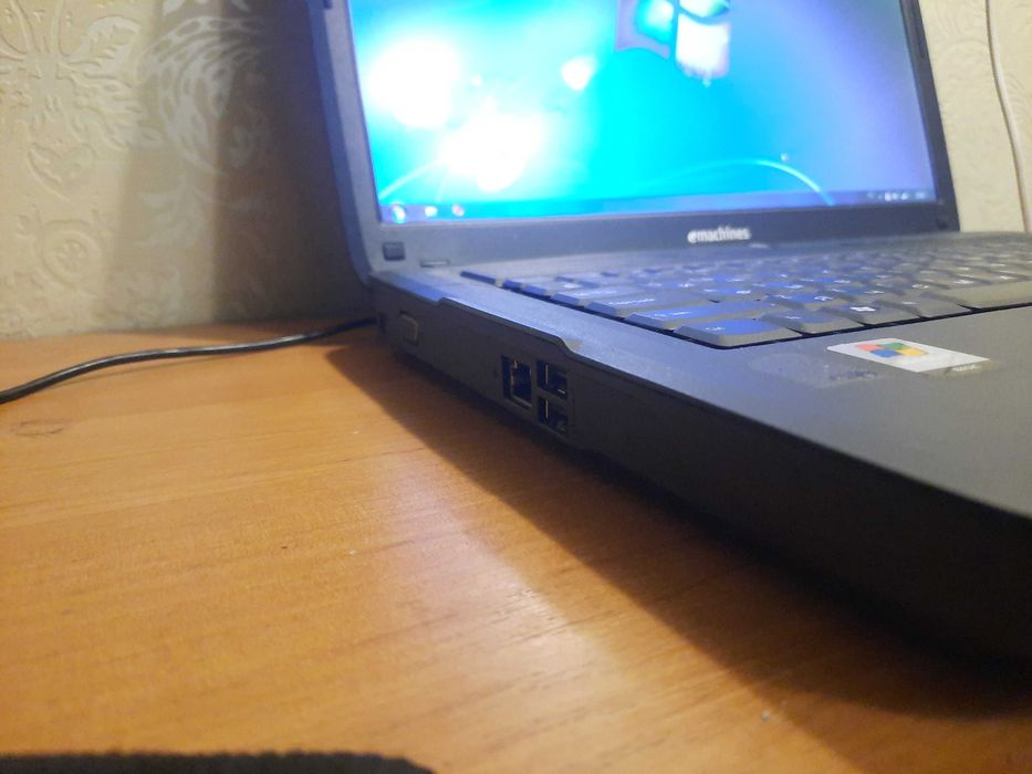 ноутбук в 2 ядра, функциональный и быстрый