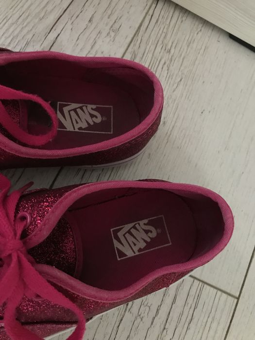 brokatowe buty vans
