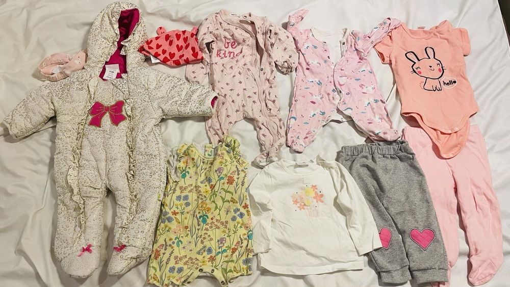 Дитячий одяг одним лотом: сукні комбінезони боді штани кофти чоловічки