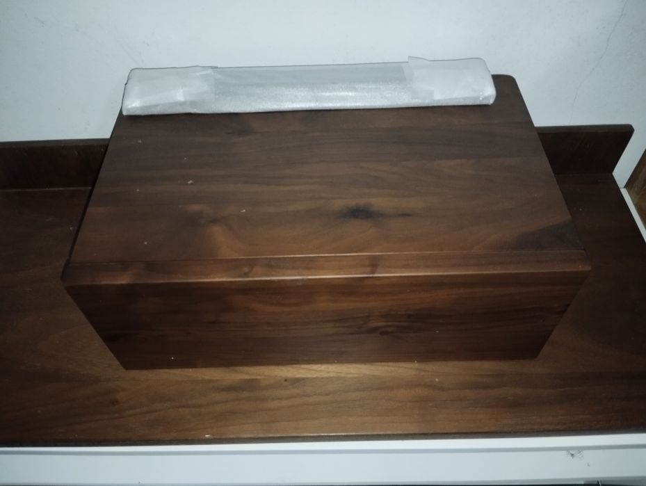 Mesa de cabeceira nogueira