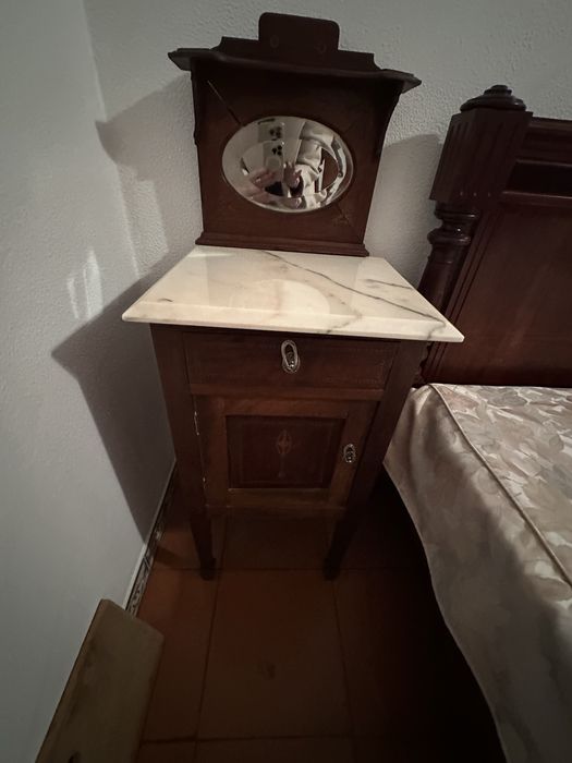Mobília de quarto de casal antiga