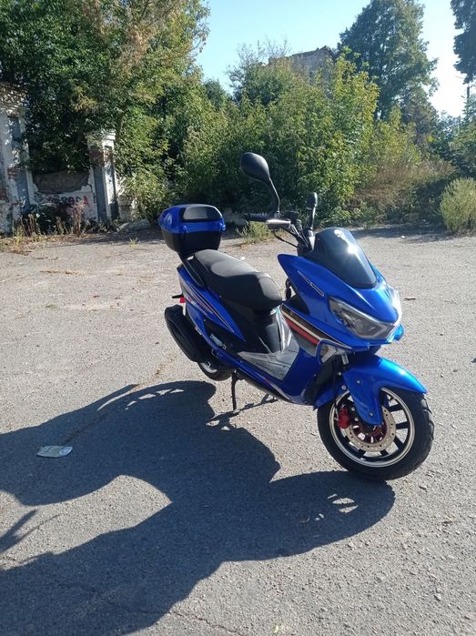 Скутер Spark SP150S-18