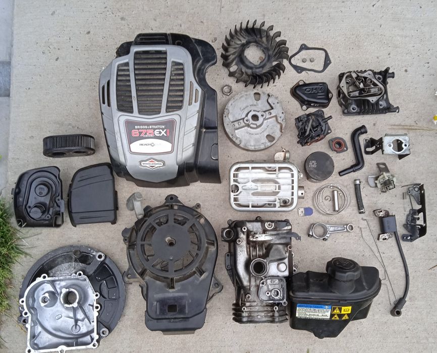Б.У.Briggs Stratton запчастини двигуна газонокосарки,мотоблока,косарки