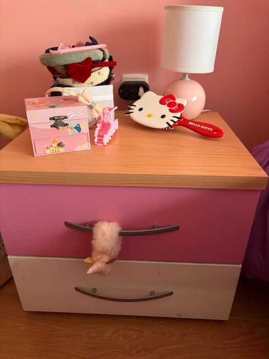 Conjunto cama , mesa de cabeceira e camiseiro