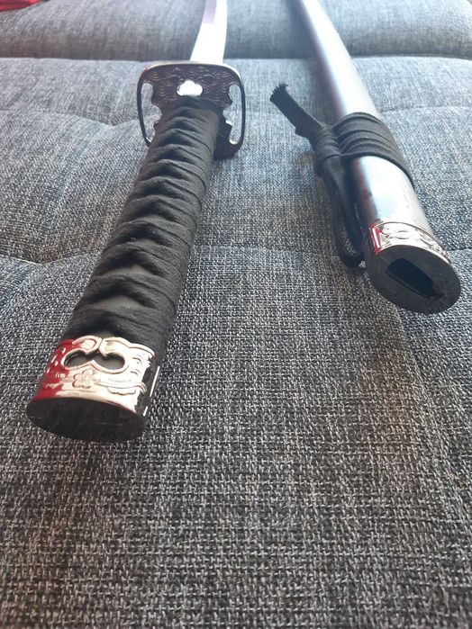 Miecz samurajski katana, metal, lekko naostrzony