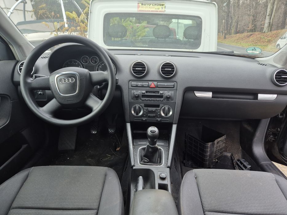 Audi a3 8p Sportback 1.6fsi LY9B