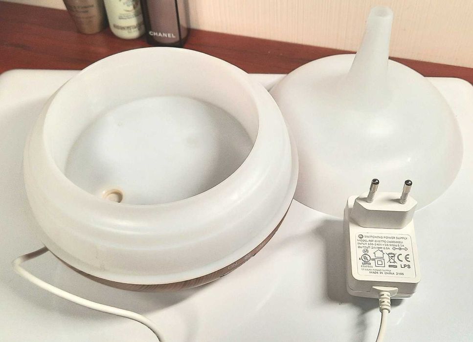 2 б/в ультразвукові зволожувачі повітря по 500мл без кришки, неробочий