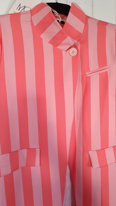 Blazer Inspiração "Zara "com uma gola subida de estilo mandarim. L/Xl. Novo com etiqueta