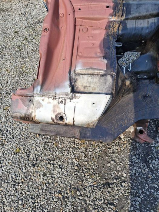 Nadkole ćwiarta prawa przód mercedes W123